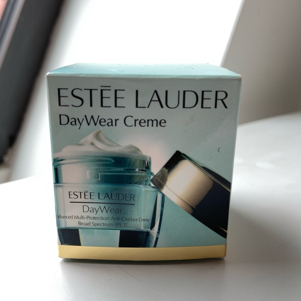 Estee Lauder mini daywear cream!